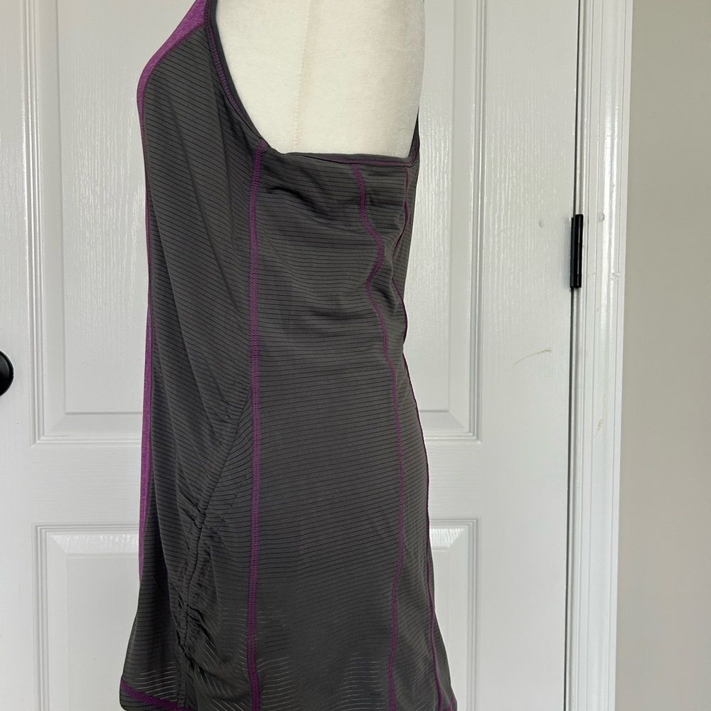 Reebok Women's New Purple & Gray Athletic Tank Top Size Medium - Picture 4 of 11